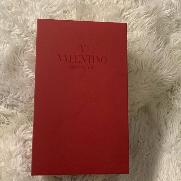 Valentino Garavani empty shoe box - Picture 1 of 4
